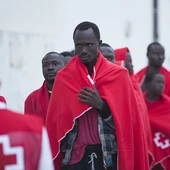 Varios de los 28 inmigrantes a su llegada al puerto granadino de Motril, tras ser rescatados por Salvamento Marítimo Varios de los 28 inmigrantes a su llegada al puerto granadino de Motril, tras ser rescatados por Salvamento Marítimo