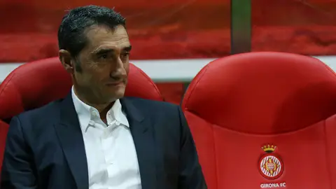 Ernesto Valverde, en el banquillo del Girona Ernesto Valverde, en el banquillo del Girona
