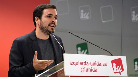 El coordinador federal de IU, Alberto Garz&oacute;n, durante su intervenci&oacute;n en la reuni&oacute;n de la coordinadora federal de IU