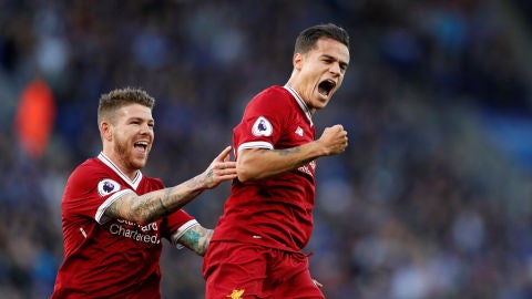 Coutinho celebra su golazo de falta ante el Leicester