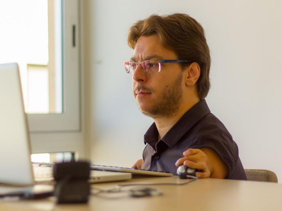 Raúl Gay: “Nunca imaginé que con esta discapacidad pudiese ser padre” Raúl Gay: “Nunca imaginé que con esta discapacidad pudiese ser padre”