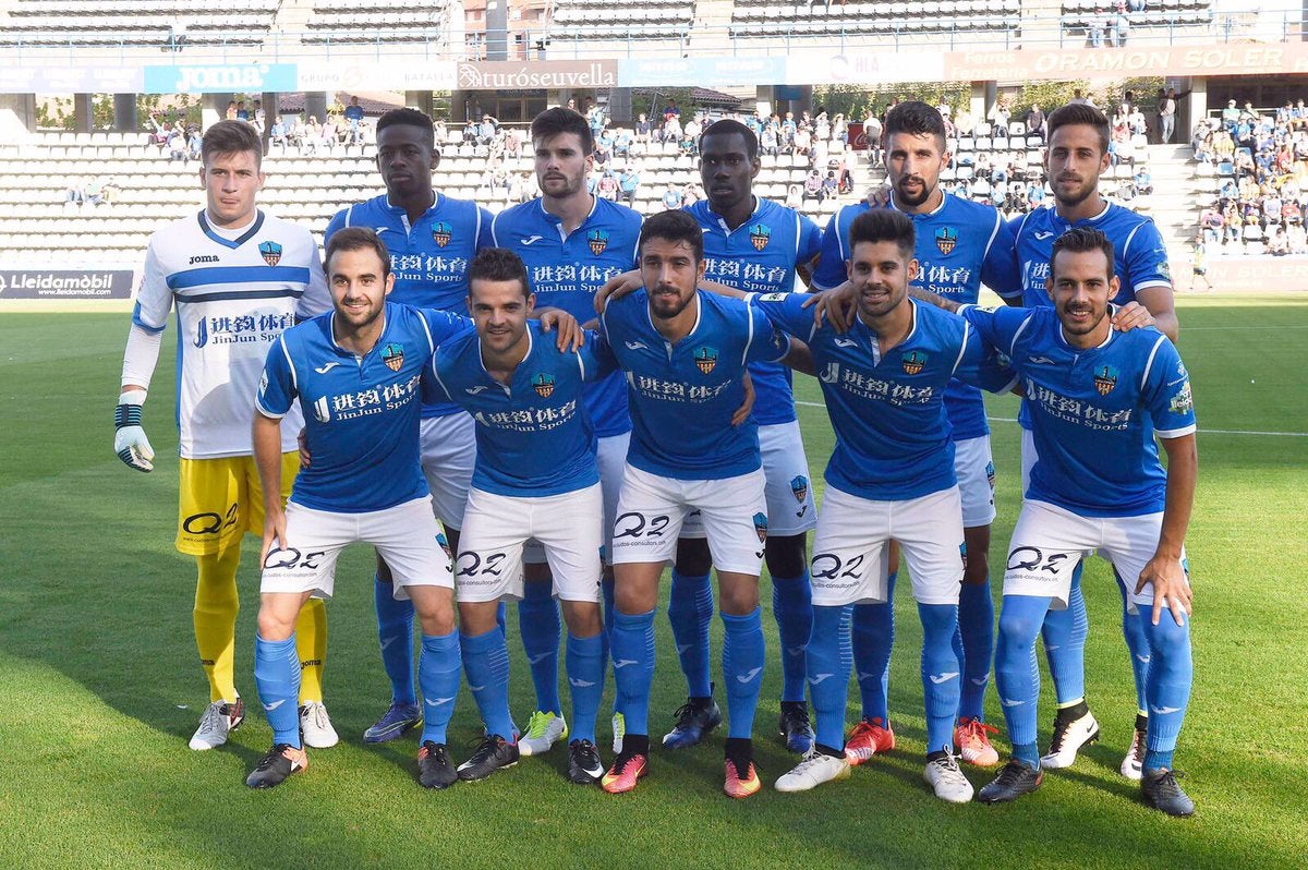 El Lleida denuncia en su Twitter que un árbitro les prohibió jugar con su camiseta oficial de la senyera El Lleida denuncia en su Twitter que un árbitro les prohibió jugar con su camiseta oficial de la senyera