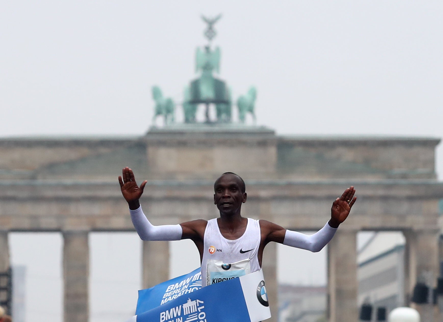 Kipchoge conquista la maratón de Berlín sin récord del mundo Kipchoge conquista la maratón de Berlín sin récord del mundo