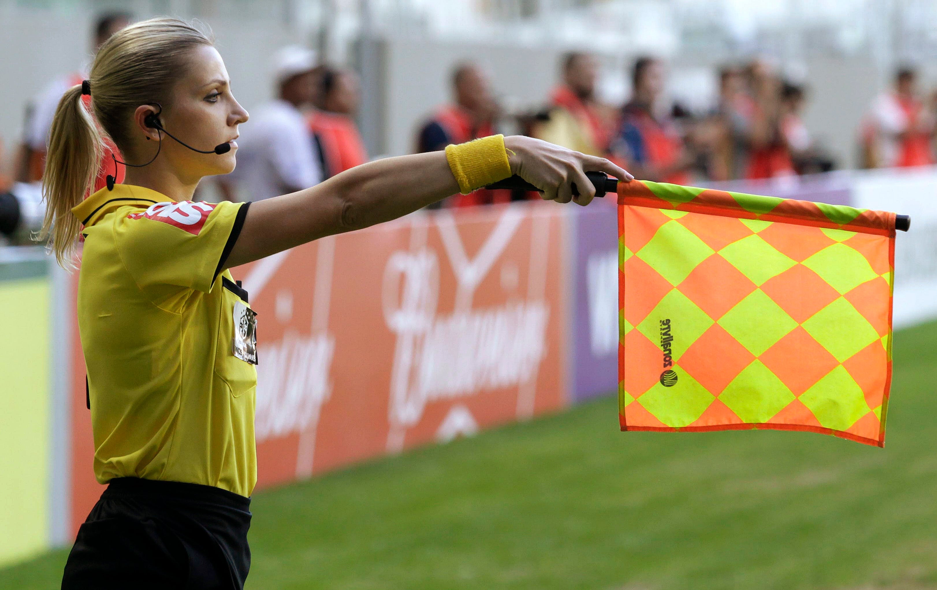 Suspendido el fútbol en Uruguay tras la agresión a dos árbitras Suspendido el fútbol en Uruguay tras la agresión a dos árbitras