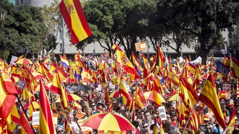 Manifestaci&oacute;n con banderas de Espa&ntilde;a