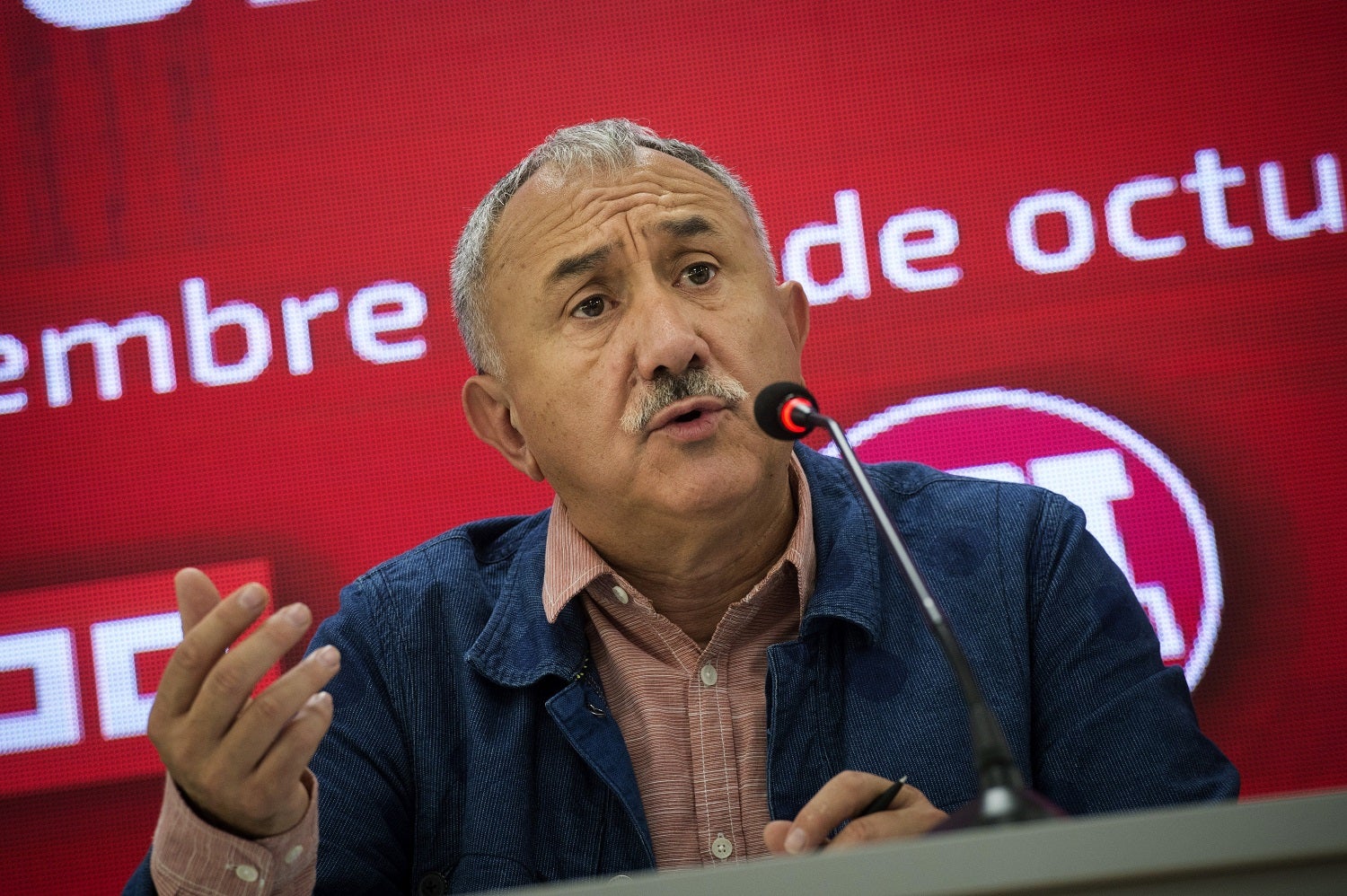 El secretario general de UGT: "En ningún caso avalamos la declaración unilateral de independencia" El secretario general de UGT: "En ningún caso avalamos la declaración unilateral de independencia"