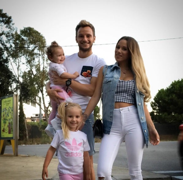 Rakitic cuenta cómo su mujer les salvó del atentado de Barcelona Rakitic cuenta cómo su mujer les salvó del atentado de Barcelona