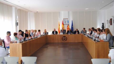 Vila-real aprova una revisi&oacute; de preus del contracte de recollida de residus La sessi&oacute; aprova una noba regulaci&oacute; per tramitar les mocions al plenari. 