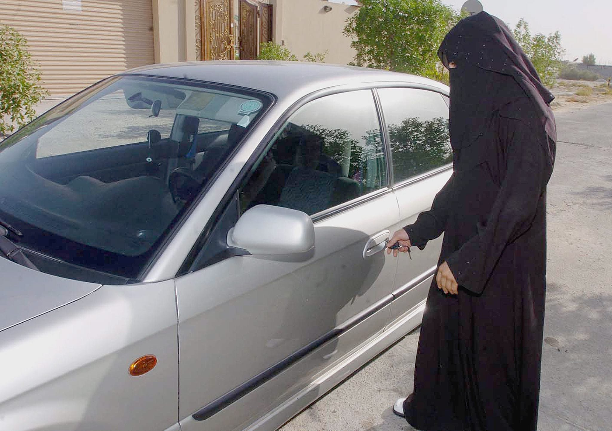 Arabia Saudí permitará que las mujeres puedan sacarse el permiso de conducir Arabia Saudí permitará que las mujeres puedan sacarse el permiso de conducir