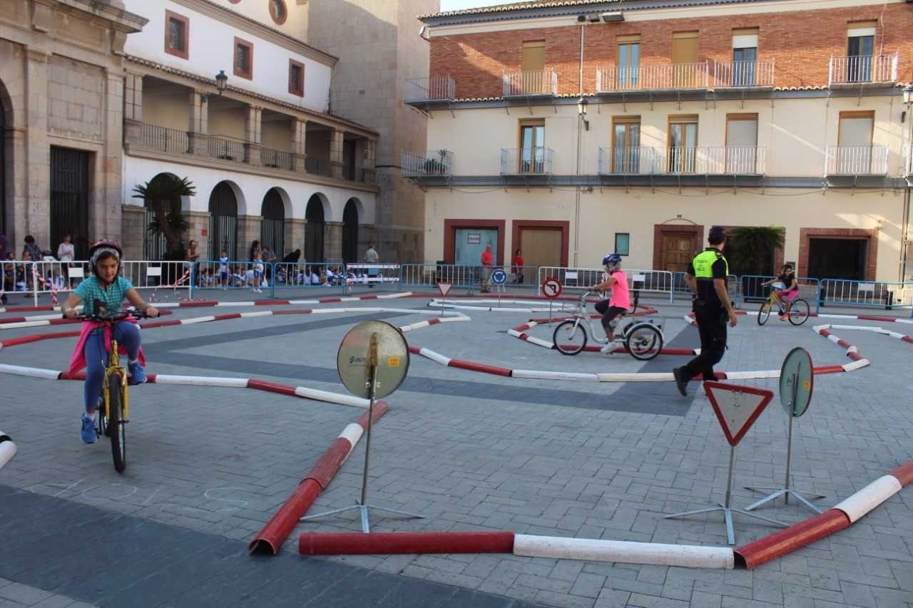 La II Setmana de la Seguritat comienza con un parque de educación vial y talleres para los escolares en Nules La II Setmana de la Seguritat comienza con un parque de educación vial y talleres para los escolares en Nules