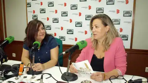 Lola Merino y Consoli Romero Hablando de la Feria de la Cebolla