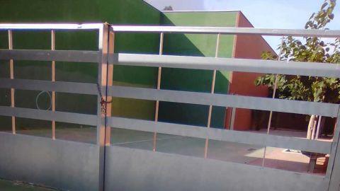 La zona del Trinquet del IES Torrellano de Elche est&aacute; arreglada pero cerrada al acceso de alumnos