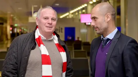 Guardiola se reúne con Hoeness en Múnich Guardiola se reúne con Hoeness en Múnich