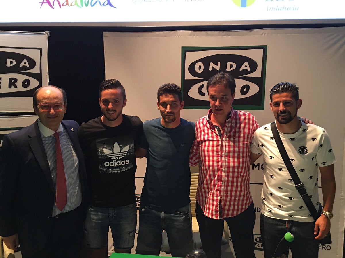 Nolito y Navas bromean de su etapa en Manchester y sus clases de inglés Nolito y Navas bromean de su etapa en Manchester y sus clases de inglés