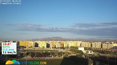 El cielo en Elche a primera hora de la mañana de este miércoles El cielo en Elche a primera hora de la mañana de este miércoles