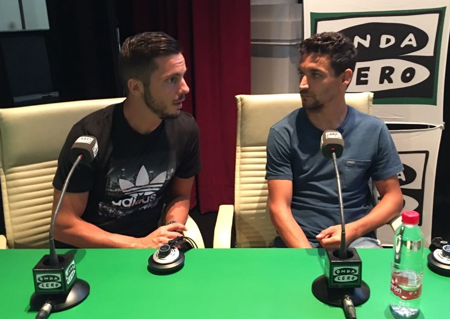 Sarabia y Navas descubren el carácter bromista y la cercanía del 'Toto' Berizzo Sarabia y Navas descubren el carácter bromista y la cercanía del 'Toto' Berizzo