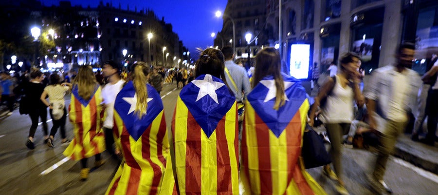 Jóvenes con esteladas Jóvenes con esteladas