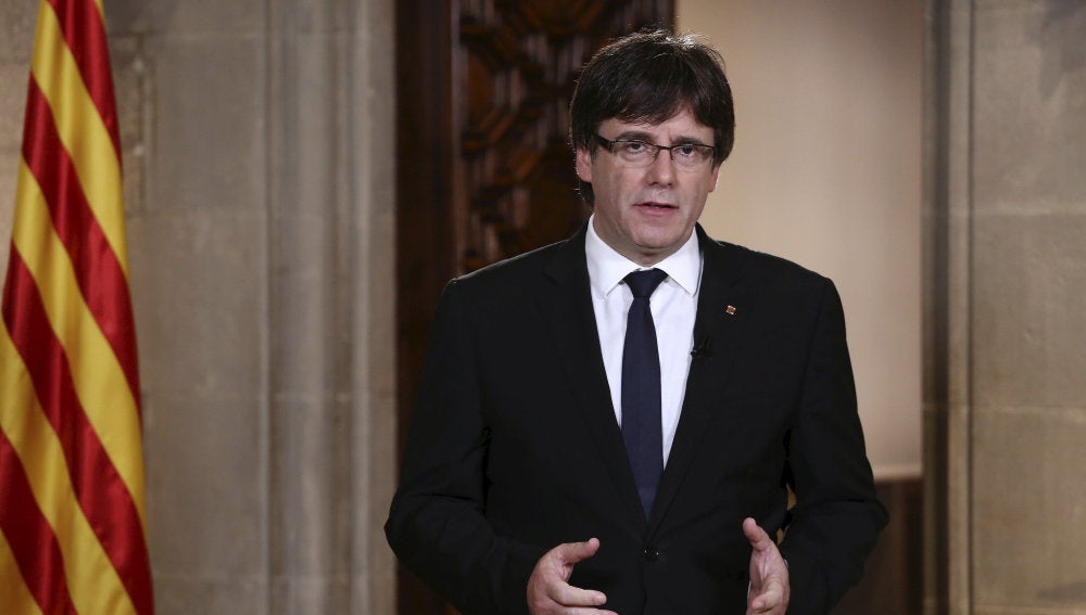 Carles Puigdemont, durante la declaración institucional