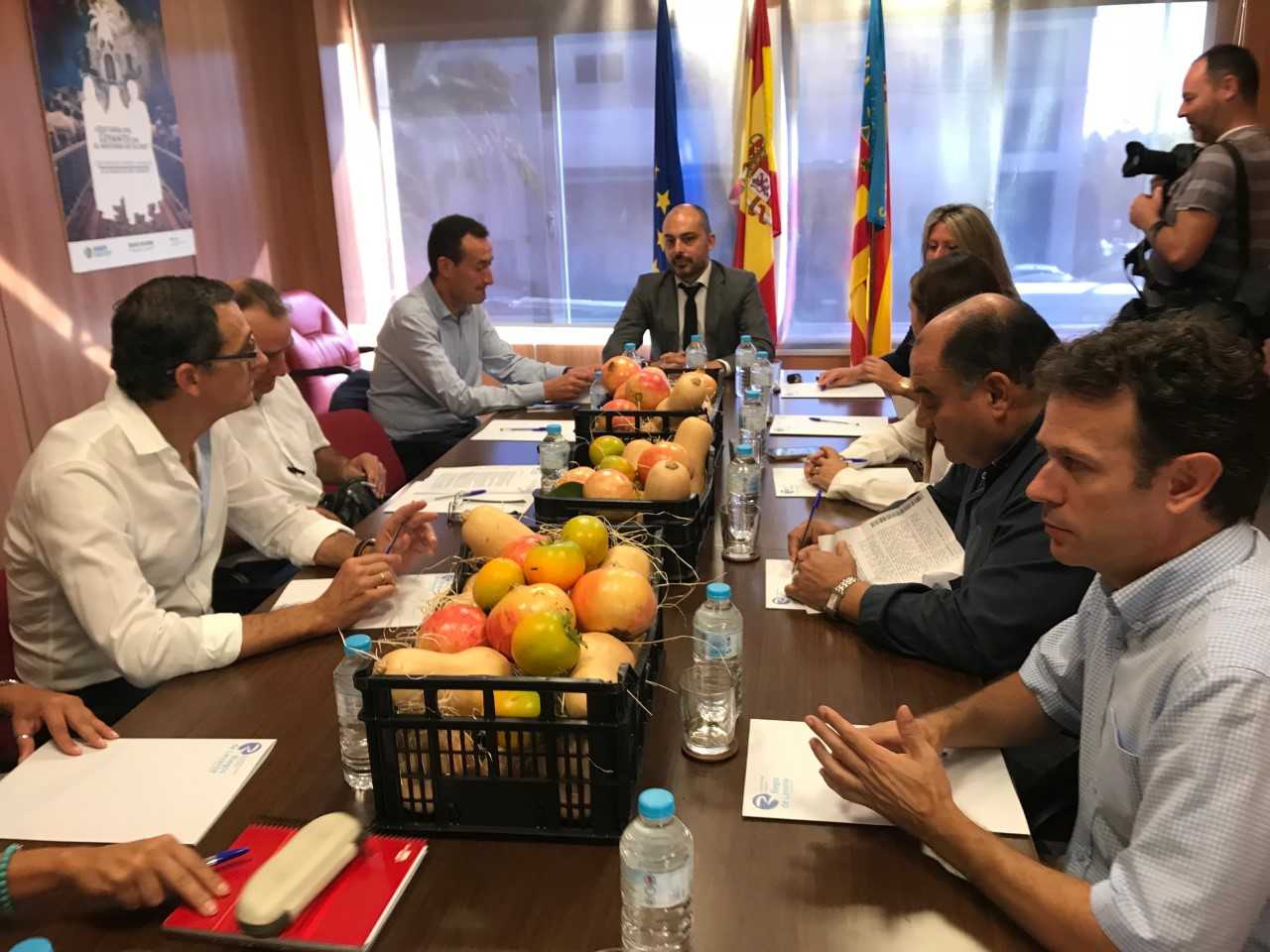 Riegos de Levante pide a los alcaldes de los municipios en los que riega apoyo para “blindar” el trasvase Tajo-Segura Riegos de Levante pide a los alcaldes de los municipios en los que riega apoyo para “blindar” el trasvase Tajo-Segura