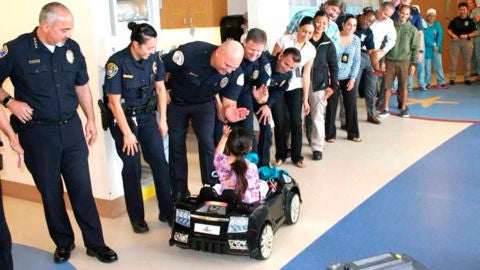 Hospital de San Diego, EEUU, que lleva a quir&oacute;fano a los ni&ntilde;os en coches teledirigidos