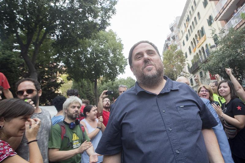 Oriol Junqueras: "El Gobierno ha presionado a los bancos, pero el cambio de sedes es temporal" Oriol Junqueras: "El Gobierno ha presionado a los bancos, pero el cambio de sedes es temporal"