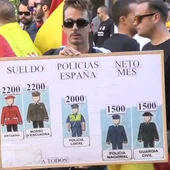 Manifestación de policías y guardias civiles por la equiparación salarial. Manifestación de policías y guardias civiles por la equiparación salarial.