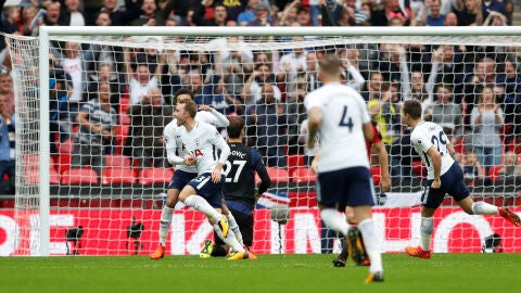 Christian Eriksen celebra el tanto de la victoria del Tottenham Hotspur contra el Bournemouth