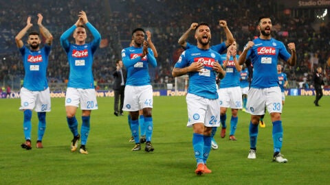 Lorenzo Insigne lidera el acto de agradecimiento de los jugadores del N&aacute;poles a su afici&oacute;n