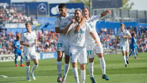 Benzema celebra un gol con el Real Madrid Benzema celebra un gol con el Real Madrid