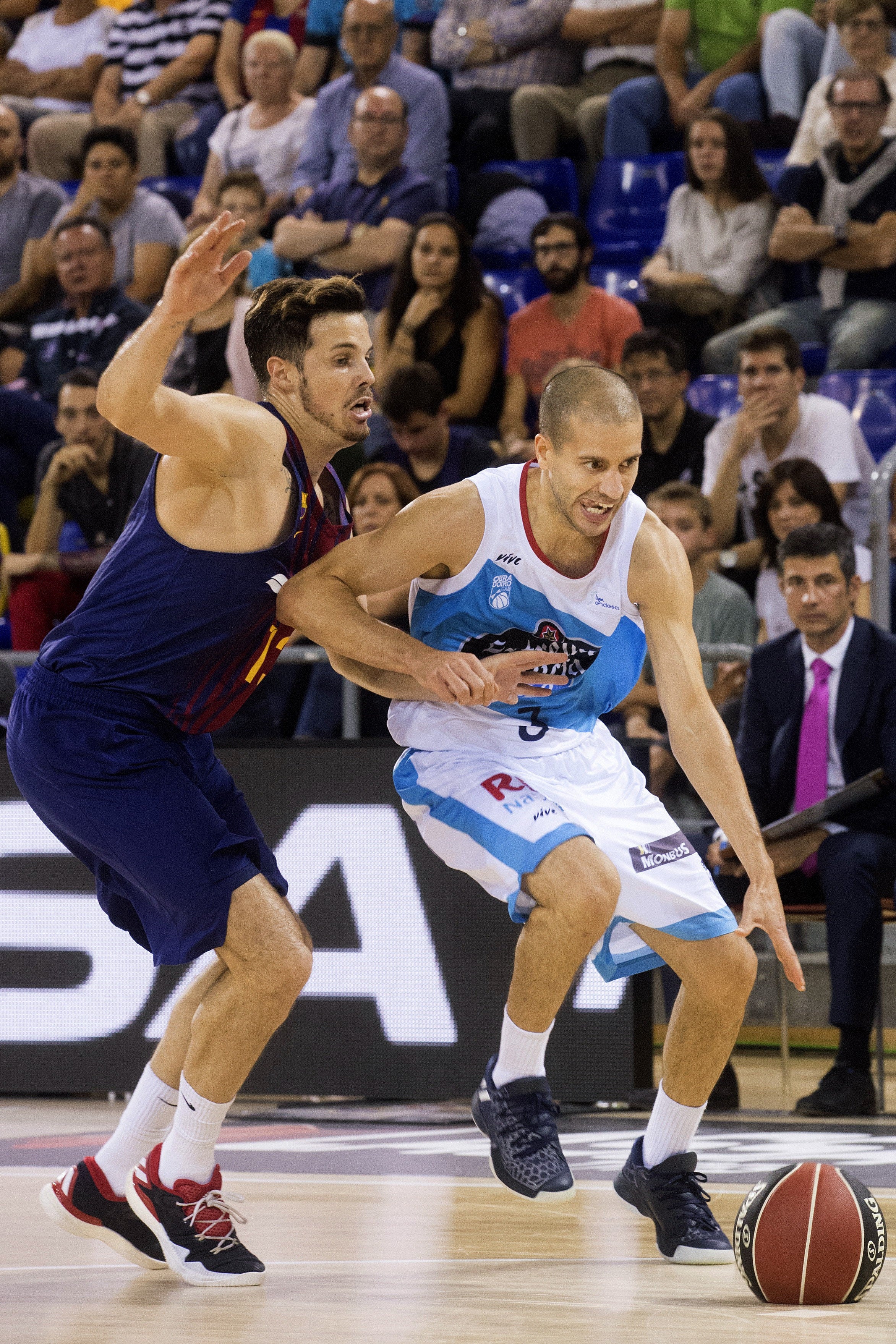 Un Barcelona intratable pasa por encima de un Obradoiro desbordado Un Barcelona intratable pasa por encima de un Obradoiro desbordado
