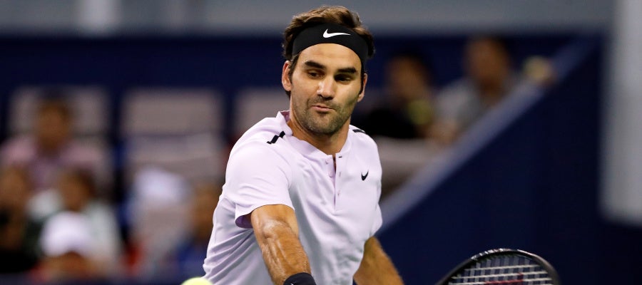 Roger Federer, en acción durante el Masters 1000 de Shanghái Roger Federer, en acción durante el Masters 1000 de Shanghái