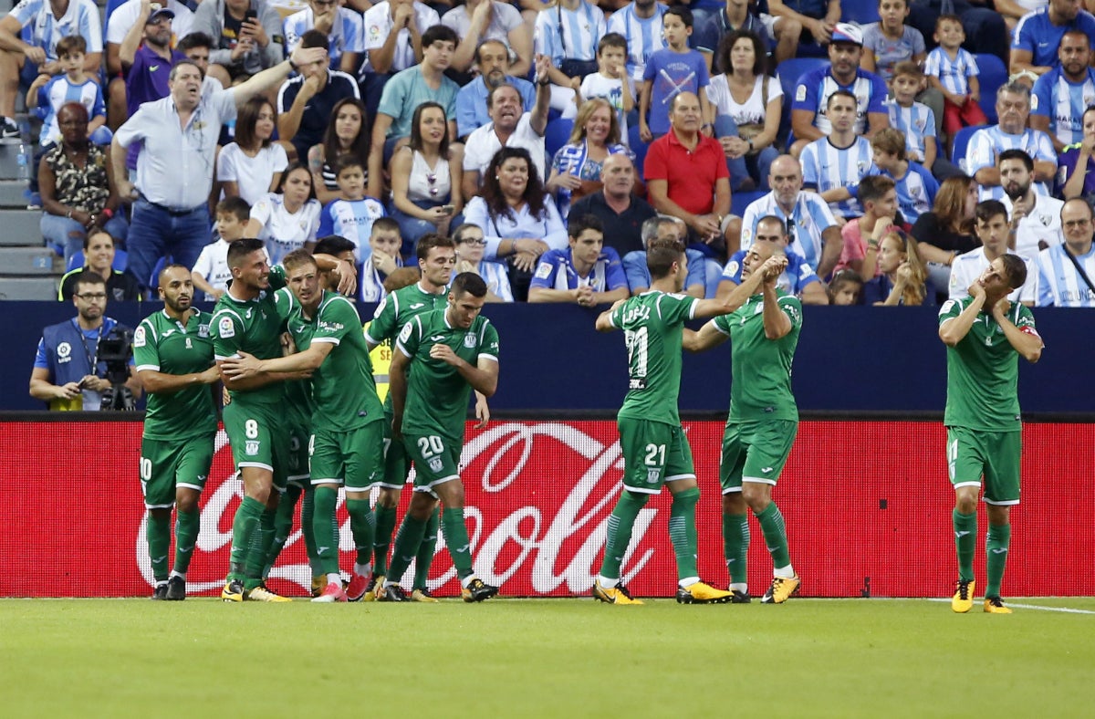 Málaga 0-2 Leganés. El Leganés hunde un poco más al Málaga y pone contra las cuerdas a Míchel Málaga 0-2 Leganés. El Leganés hunde un poco más al Málaga y pone contra las cuerdas a Míchel