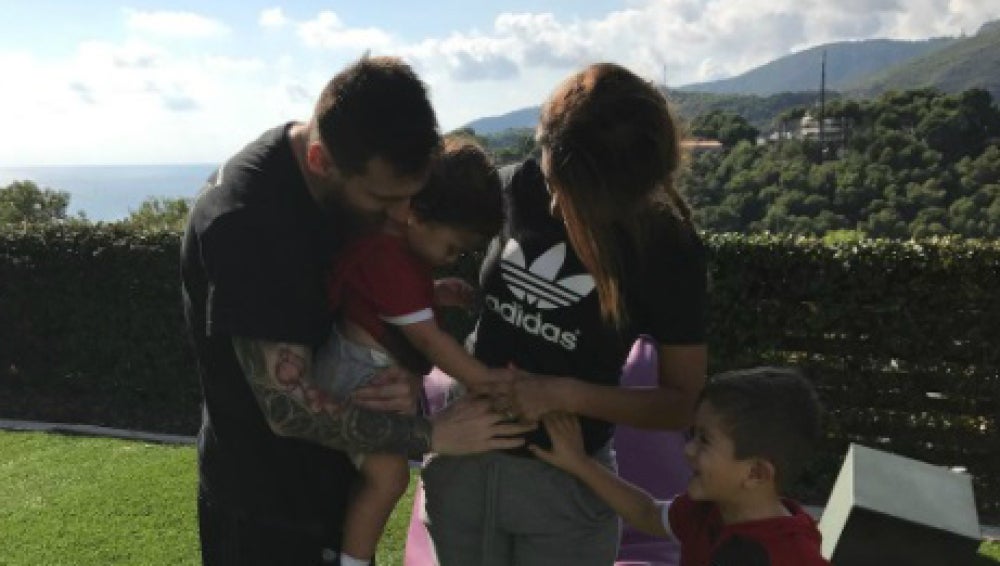 Messi, Antonella y sus dos hijos