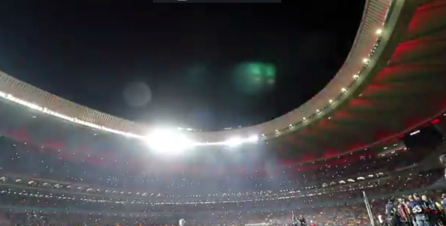El Wanda Metropolitano se 'luce': así fue el juego lumínico ante el Barcelona El Wanda Metropolitano se 'luce': así fue el juego lumínico ante el Barcelona