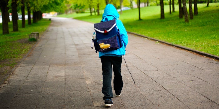 Ir solo al colegio mejora la capacidad de decidir de los niños, según un estudio Ir solo al colegio mejora la capacidad de decidir de los niños, según un estudio