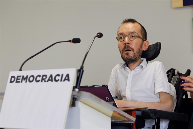 Los inscritos de Podem aprueban ir en coalición con partido de Ada Colau Los inscritos de Podem aprueban ir en coalición con partido de Ada Colau