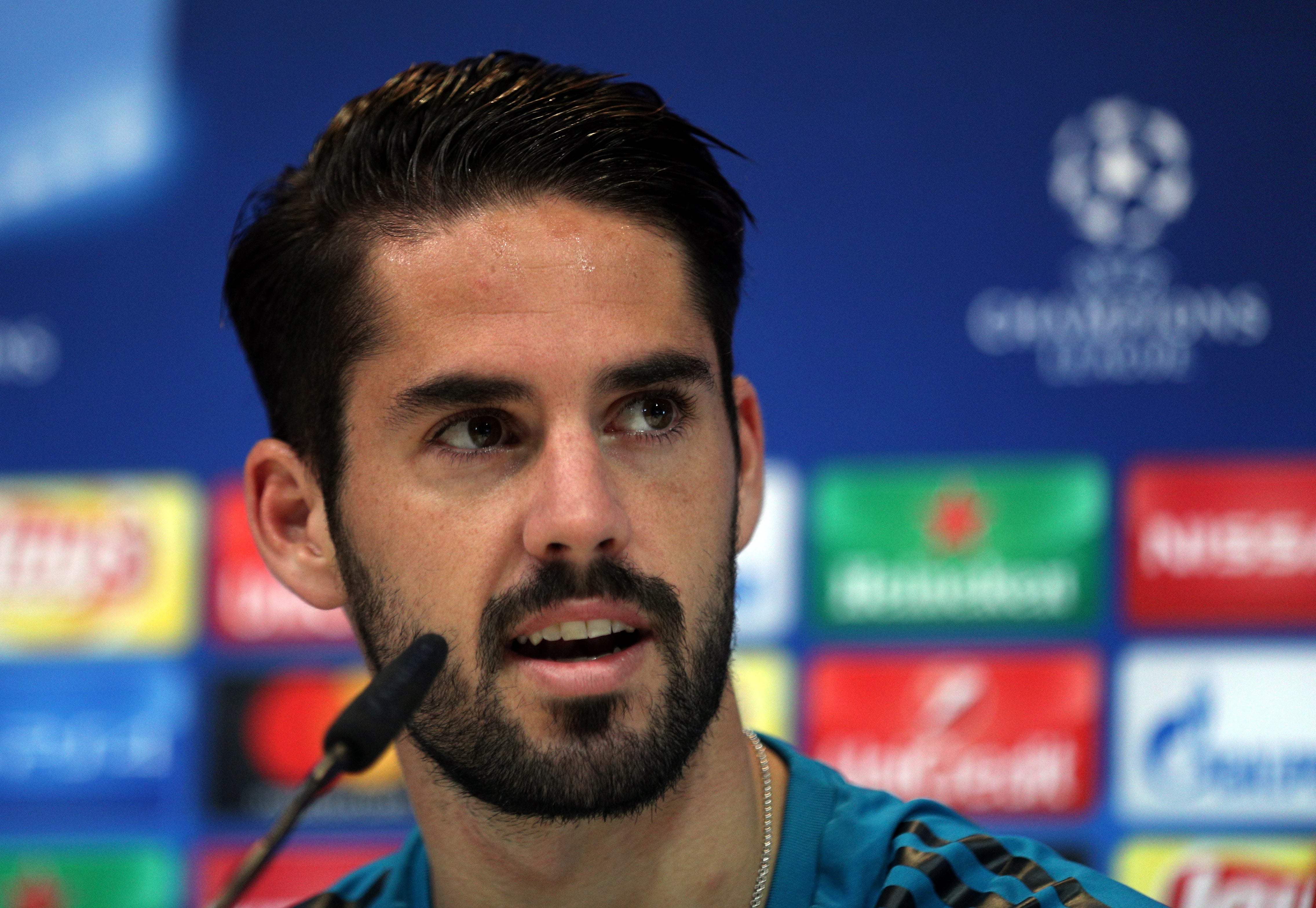 Isco: "Cristiano Ronaldo tiene que ganar el Balón de Oro sí o sí" Isco: "Cristiano Ronaldo tiene que ganar el Balón de Oro sí o sí"