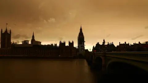 El cielo de Londres se tiñe de amarillo El cielo de Londres se tiñe de amarillo