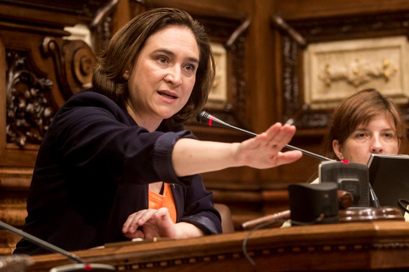 El Ayuntamiento de Barcelona pide la puesta en libertad de Sánchez y Cuixart El Ayuntamiento de Barcelona pide la puesta en libertad de Sánchez y Cuixart