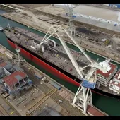 Navantia pone a flote el primero de los petroleros Suezmax en Puerto Real Navantia pone a flote el primero de los petroleros Suezmax en Puerto Real
