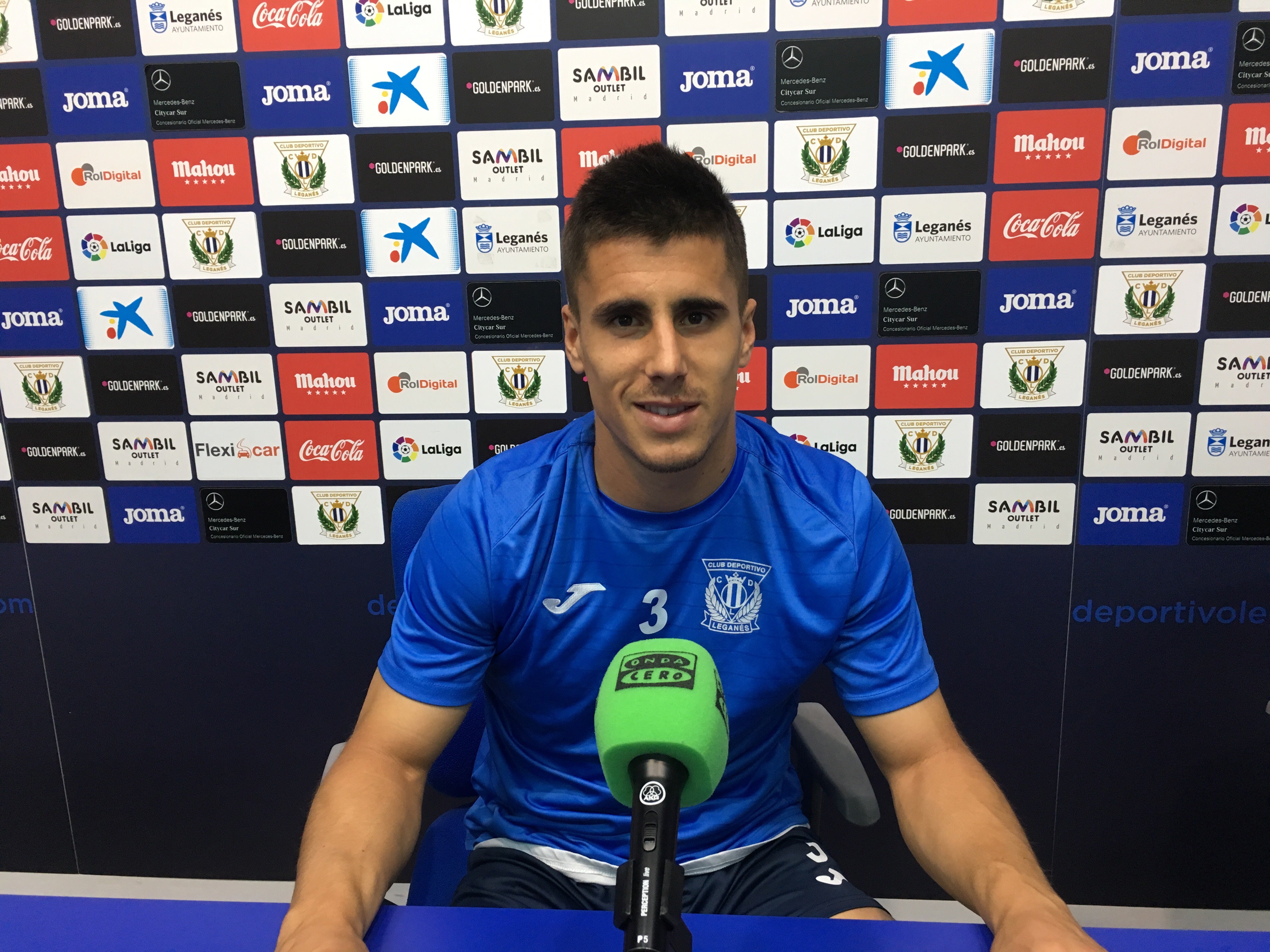 Unai Bustinza: "Estéticamente no soy un jugador vistoso pero mi intensidad y sacrificio no lo voy a perder, es mi seña de identidad" Unai Bustinza: "Estéticamente no soy un jugador vistoso pero mi intensidad y sacrificio no lo voy a perder, es mi seña de identidad"