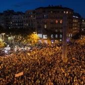 Miles de personas se reúnen en Barcelona
