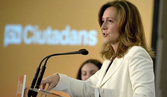 Ciudadanos asegura que Colau prepara un pacto con independentistas tras humillar al PSC Ciudadanos asegura que Colau prepara un pacto con independentistas tras humillar al PSC