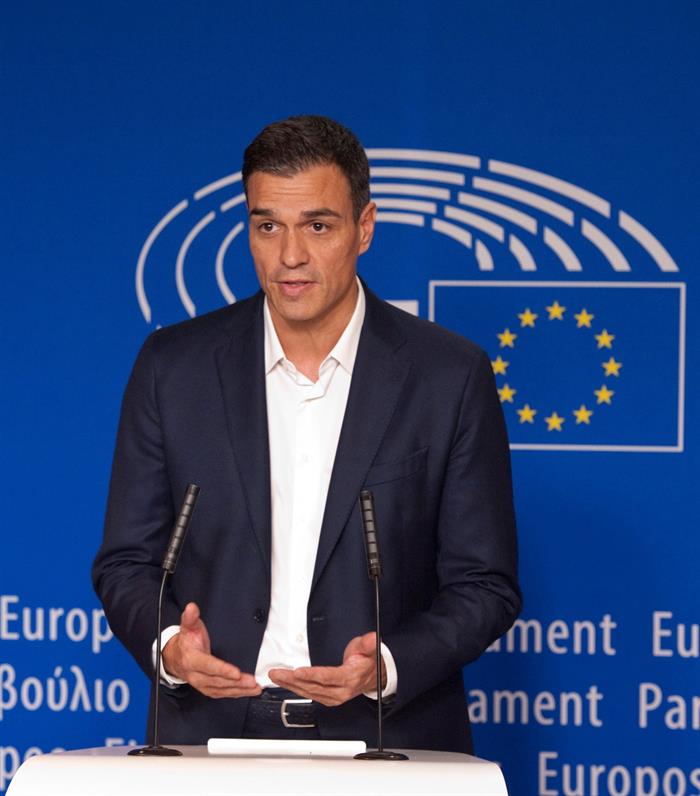 Sánchez dice que la legislatura en Cataluña "está agotada" y pide elecciones como única vía para resolver la crisis Sánchez dice que la legislatura en Cataluña "está agotada" y pide elecciones como única vía para resolver la crisis