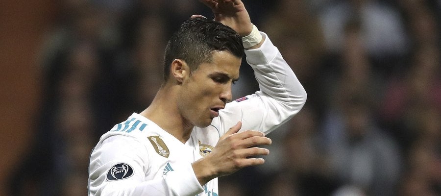 Cristiano Ronaldo protesta una acción ante el Tottenham Cristiano Ronaldo protesta una acción ante el Tottenham