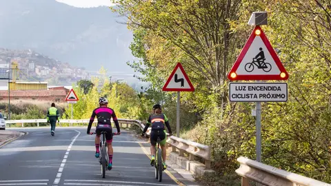 La nueva señal de tráfico que avisará a los coches y camiones de la presencia de ciclistas La nueva señal de tráfico que avisará a los coches y camiones de la presencia de ciclistas