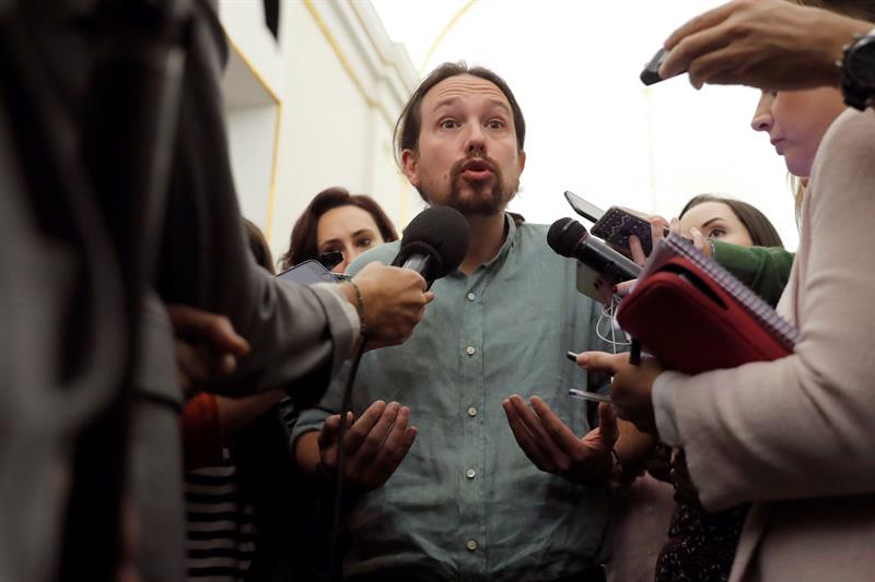 Podemos aclara en una carta a sus bases su postura sobre Cataluña tras las críticas por acercarse al independentismo Podemos aclara en una carta a sus bases su postura sobre Cataluña tras las críticas por acercarse al independentismo