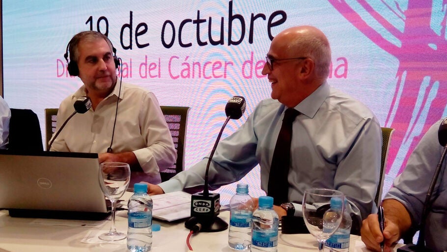 El director de Asuntos Corporativos de Roche Farma, Federico Plaza, durante una entrevista con Juan Ram&oacute;n Lucas