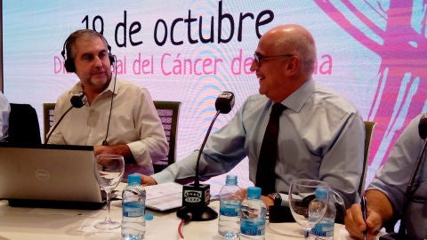El director de Asuntos Corporativos de Roche Farma, Federico Plaza, durante una entrevista con Juan Ram&oacute;n Lucas