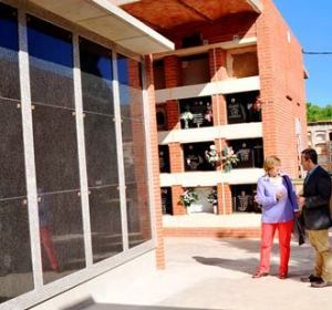 Empreses del municipi son les encarregades de executar les obres de remodelació i ampliació del cementeri municipal. Empreses del municipi son les encarregades de executar les obres de remodelació i ampliació del cementeri municipal.
